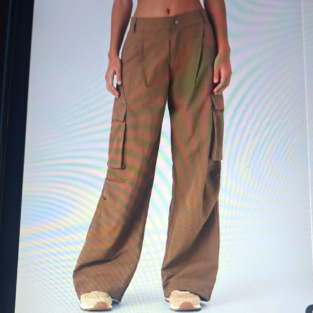 LARGE   HALARA CARGO WIDE LEG PANTS